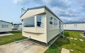 2Br-Sleeps6-Wifi-Freeparking-Holidaypark