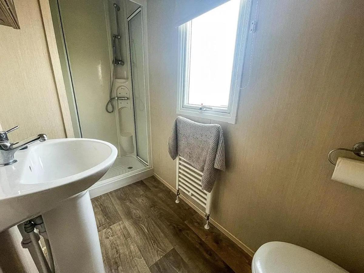 2Br-Sleeps6-Wifi-Freeparking-Holidaypark Clacton-on-Sea Exterior photo