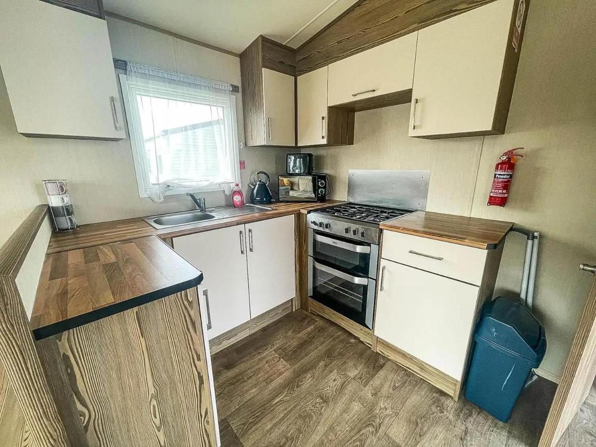 2Br-Sleeps6-Wifi-Freeparking-Holidaypark Clacton-on-Sea Exterior photo