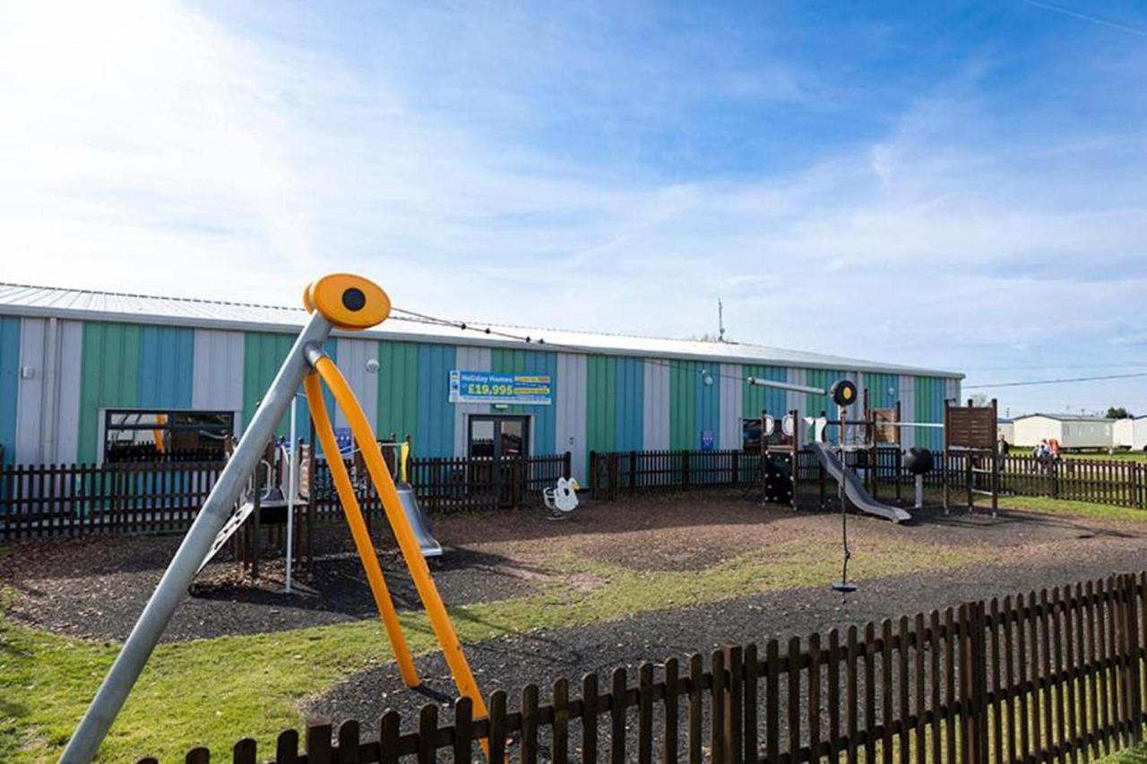 2Br-Sleeps6-Wifi-Freeparking-Holidaypark Clacton-on-Sea Exterior photo